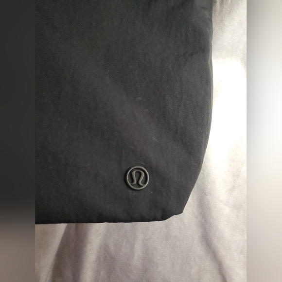 Lululemon Tote In Black Pull Zip - Picture 12 of 13